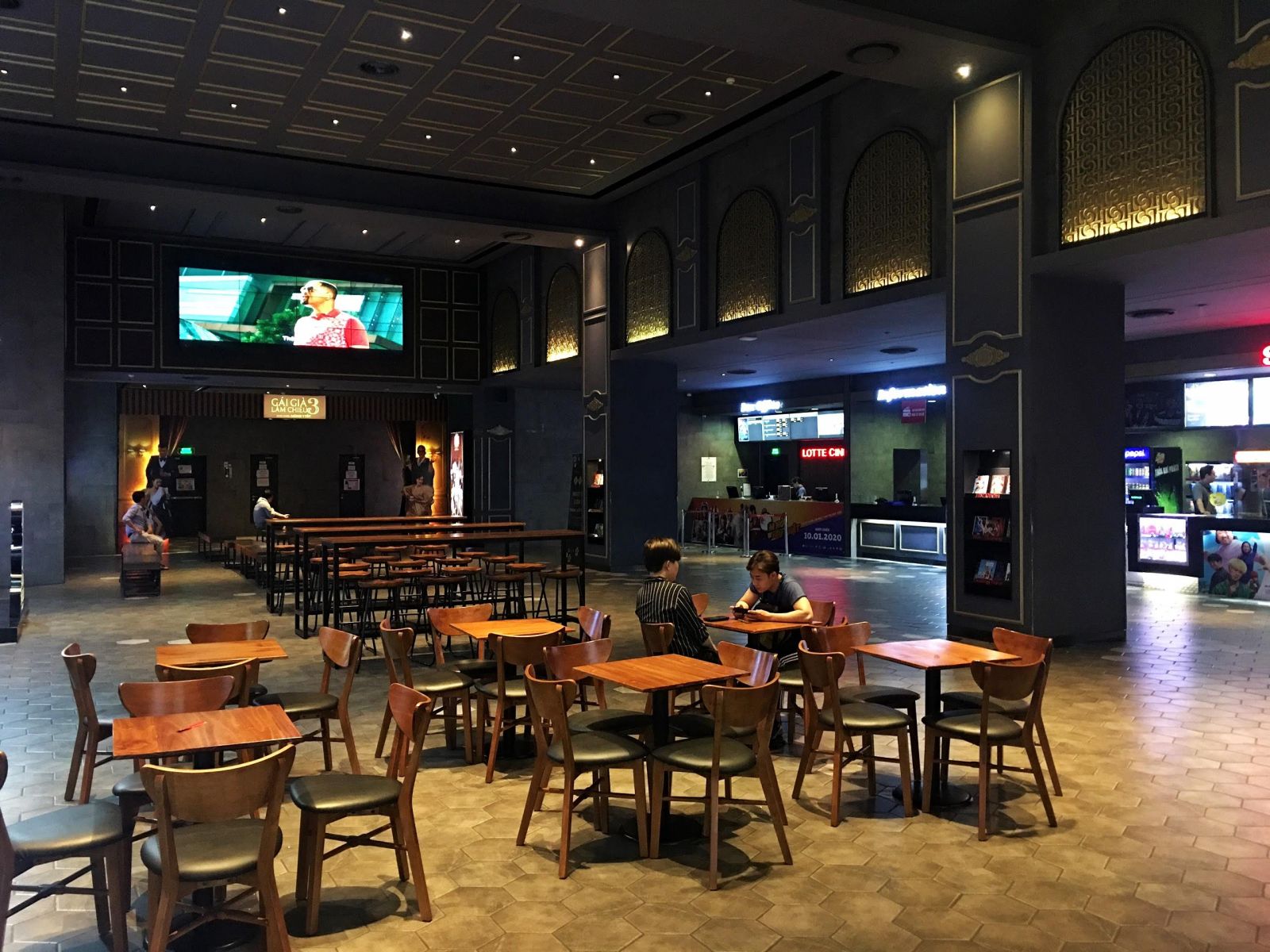 cafe vap hettange grande Top 15 Most Vibrant Food Courts in Ho Chi Minh City main image 0